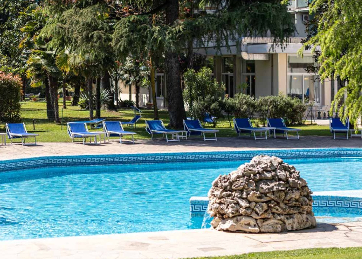 gallery-piscina-esterna-1