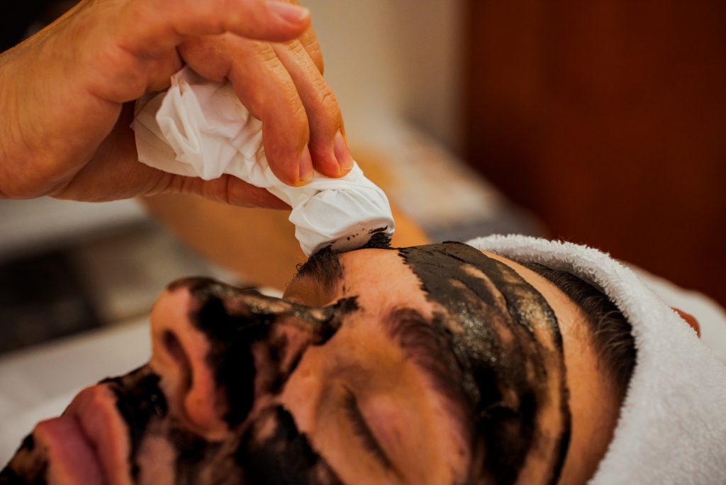 maschera magnetik trattamento di bellezza uomo
