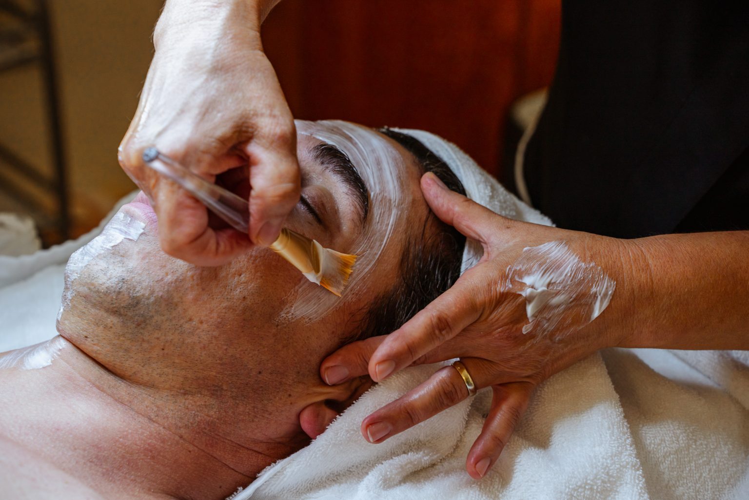 maschera viso trattamento di bellezza uomo