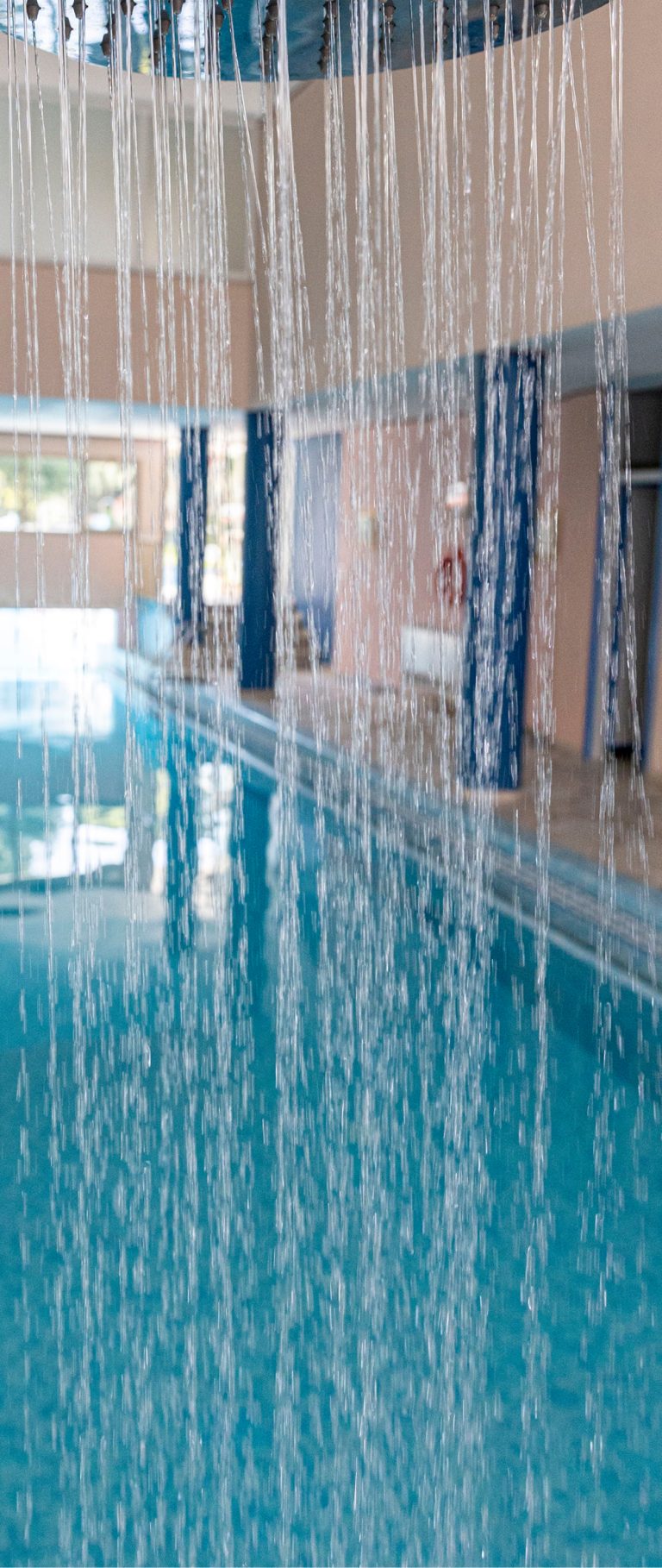 cascata acqua hotel bologna piscina termale interna